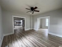 620 North D Street, Monmouth, IL 61462