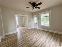 620 North D Street, Monmouth, IL 61462