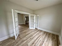 620 North D Street, Monmouth, IL 61462