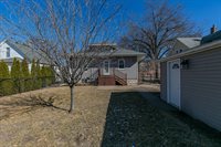 1734 North Howell Street, Davenport, IA 52804