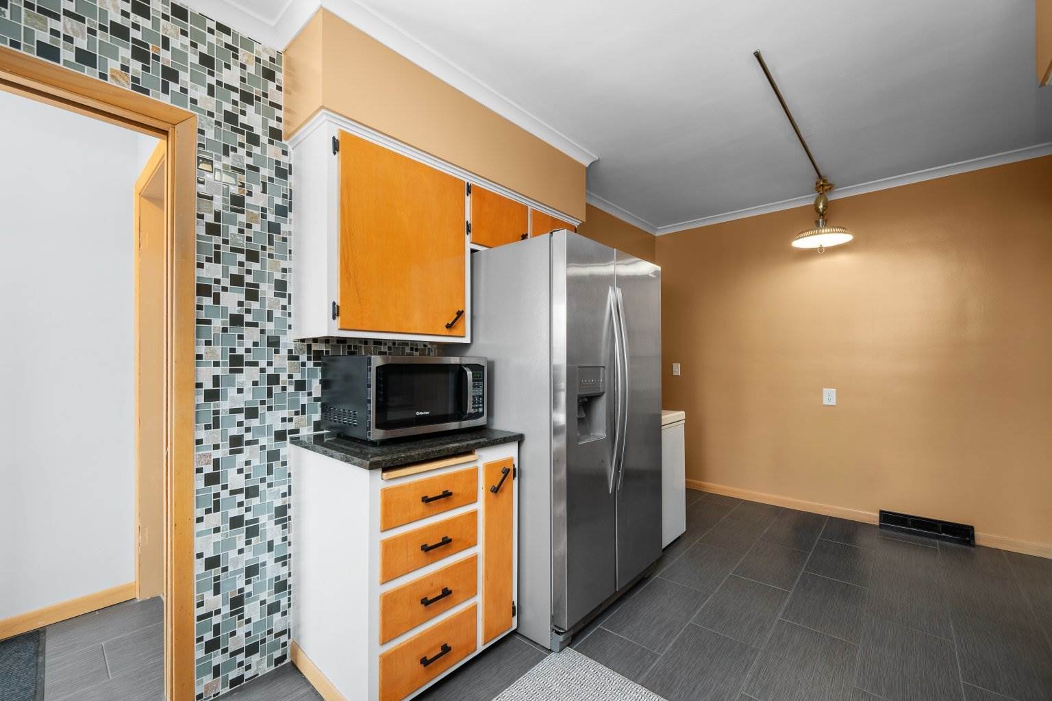 1007 West Central Park Avenue, Davenport, IA 52804