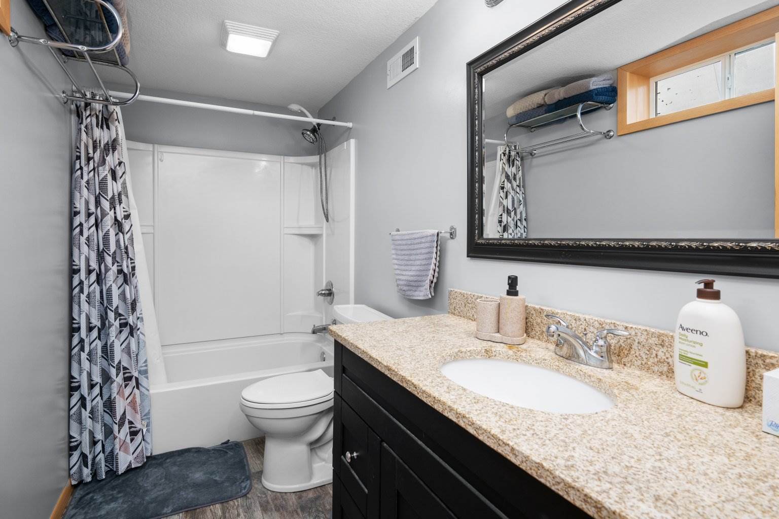 1007 West Central Park Avenue, Davenport, IA 52804