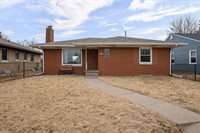 1007 West Central Park Avenue, Davenport, IA 52804