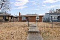 1007 West Central Park Avenue, Davenport, IA 52804
