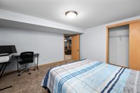 1007 West Central Park Avenue, Davenport, IA 52804