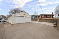 1007 West Central Park Avenue, Davenport, IA 52804