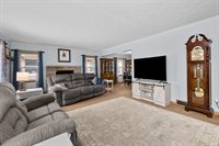 1007 West Central Park Avenue, Davenport, IA 52804