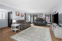 1007 West Central Park Avenue, Davenport, IA 52804