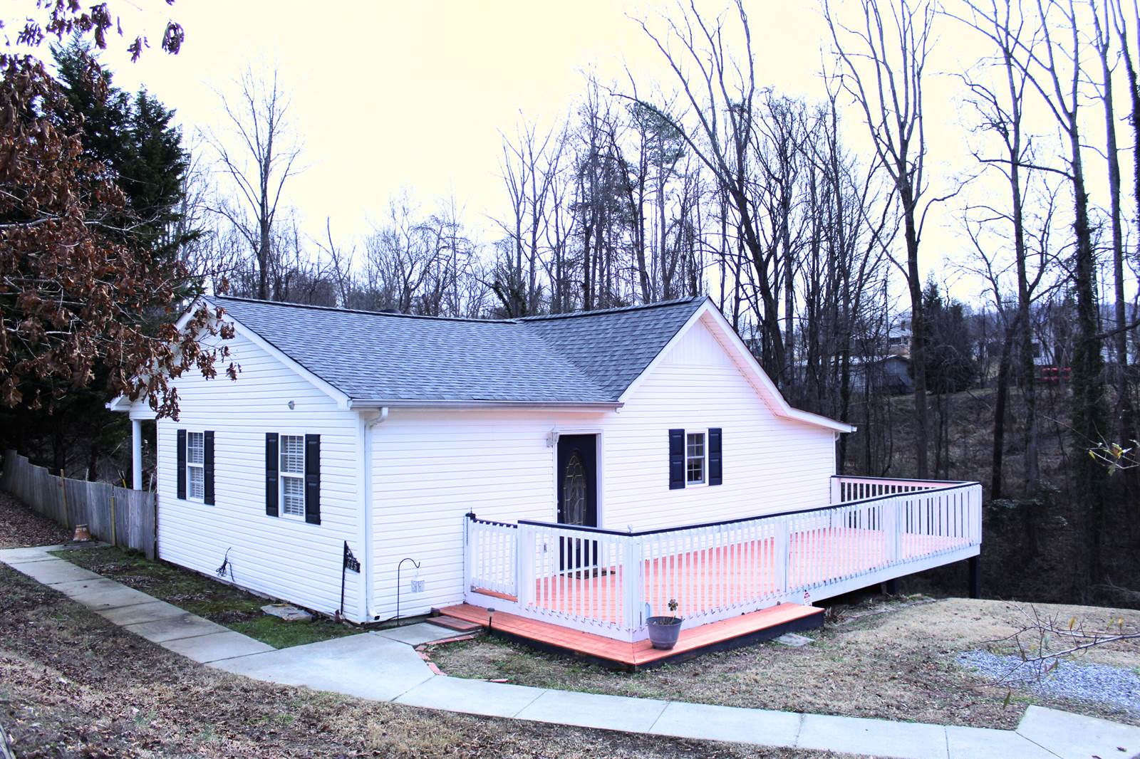 625 Milton Ave. SW, Valdese, NC 28690