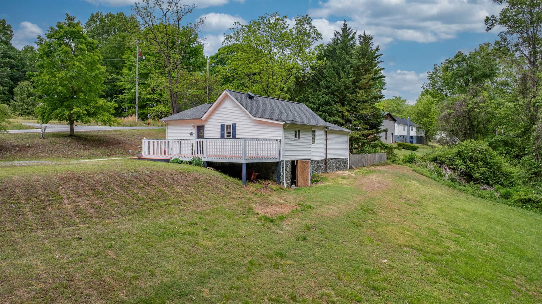 625 Milton Ave. SW, Valdese, NC 28690