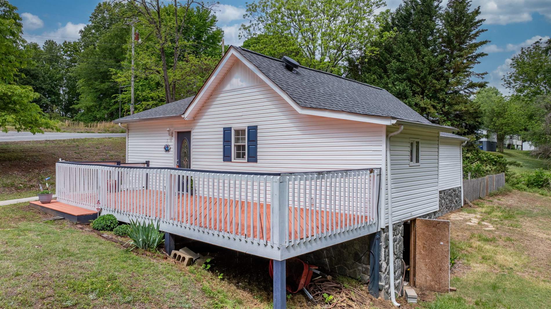 625 Milton Ave. SW, Valdese, NC 28690