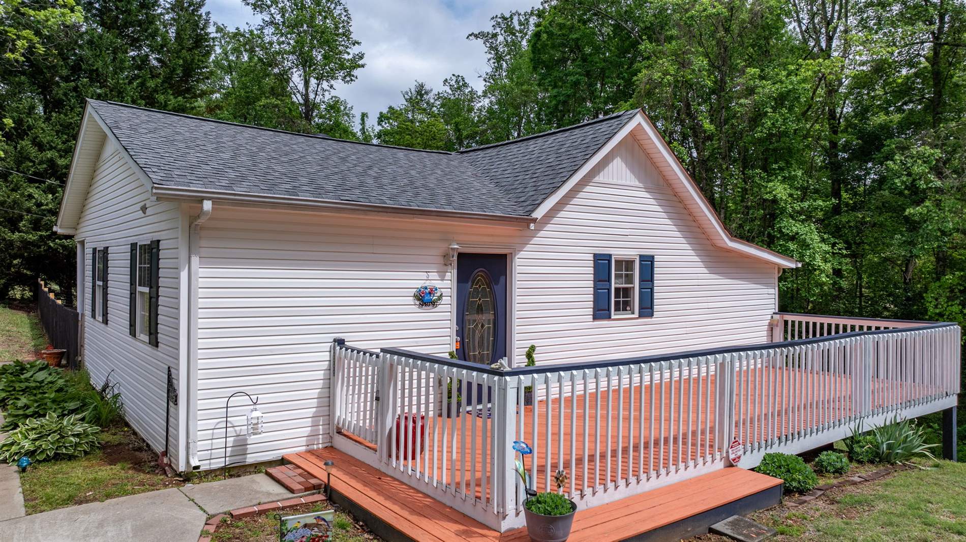 625 Milton Ave. SW, Valdese, NC 28690