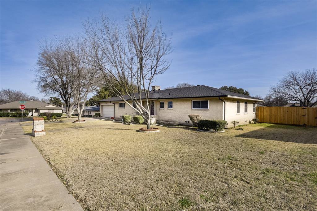 2740 Maceo Circle, Dallas, TX 75216