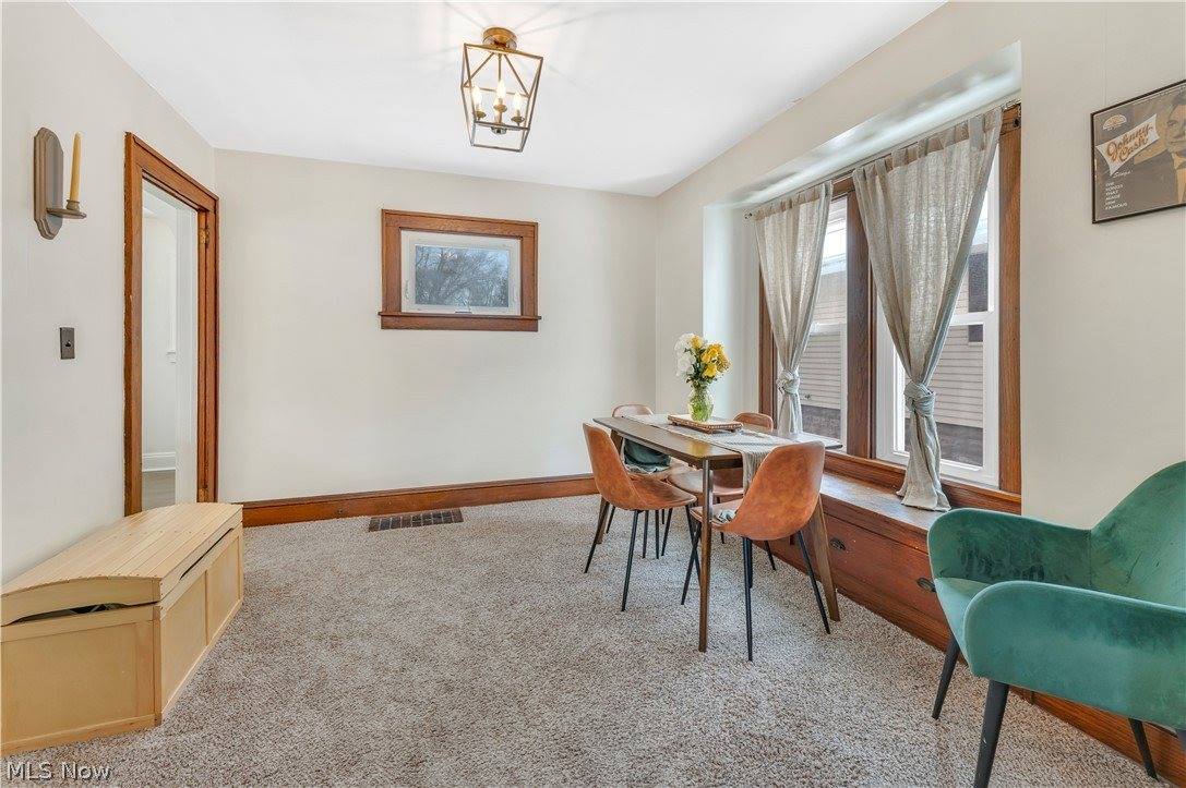 869 West Spruce Avenue, Ravenna, OH 44266