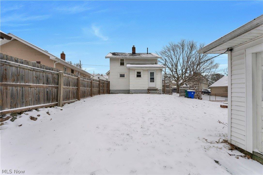 869 West Spruce Avenue, Ravenna, OH 44266