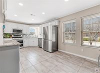 208 Trailwood Ln, Wake Village, TX 75501