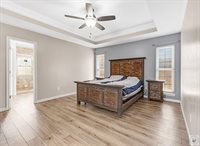 208 Trailwood Ln, Wake Village, TX 75501
