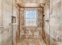 208 Trailwood Ln, Wake Village, TX 75501