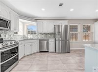 208 Trailwood Ln, Wake Village, TX 75501