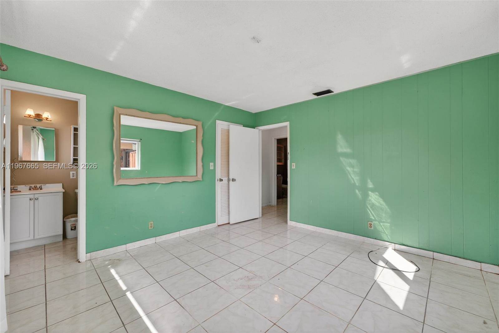 1919 NW 38th St, Oakland Park, FL 33309