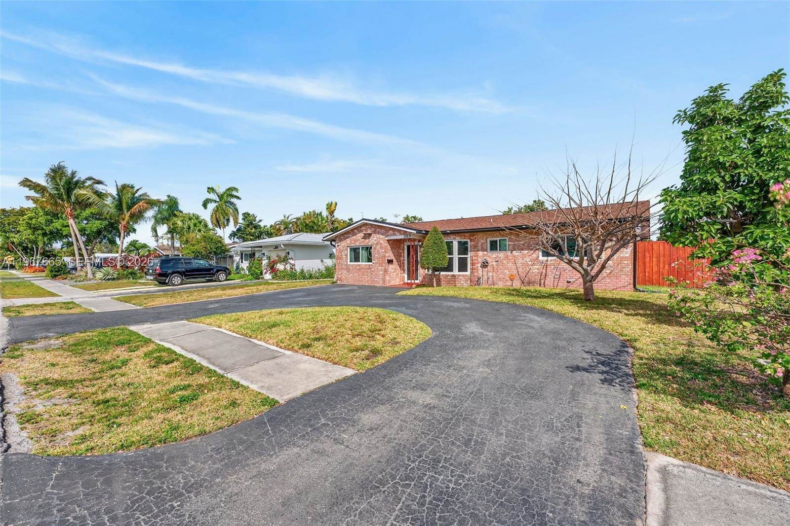 1919 NW 38th St, Oakland Park, FL 33309