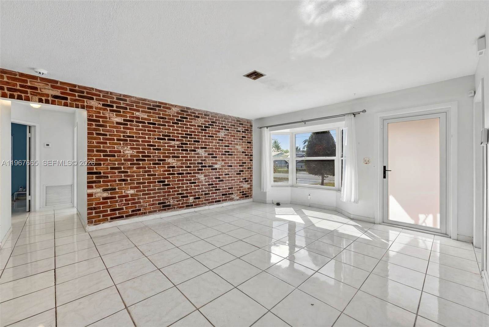 1919 NW 38th St, Oakland Park, FL 33309