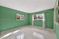 1919 NW 38th St, Oakland Park, FL 33309
