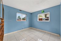 1919 NW 38th St, Oakland Park, FL 33309