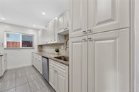 1919 NW 38th St, Oakland Park, FL 33309
