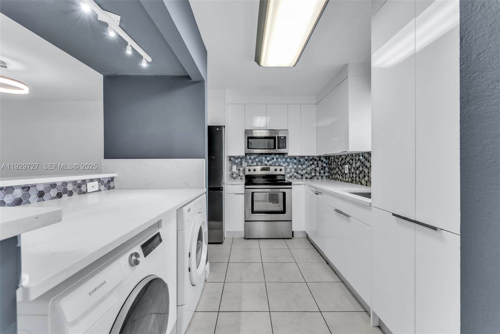 2945 NW 68th St, Fort Lauderdale, FL 33309