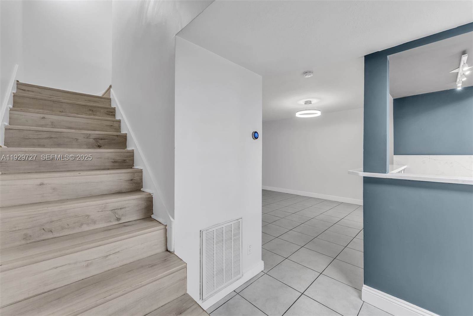 2945 NW 68th St, Fort Lauderdale, FL 33309