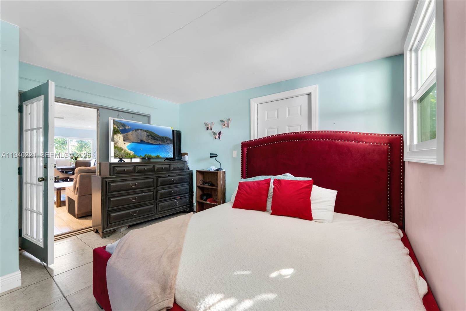 660 NE 59th Ct, Oakland Park, FL 33334