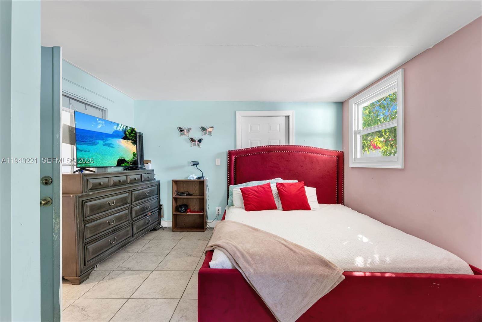 660 NE 59th Ct, Oakland Park, FL 33334