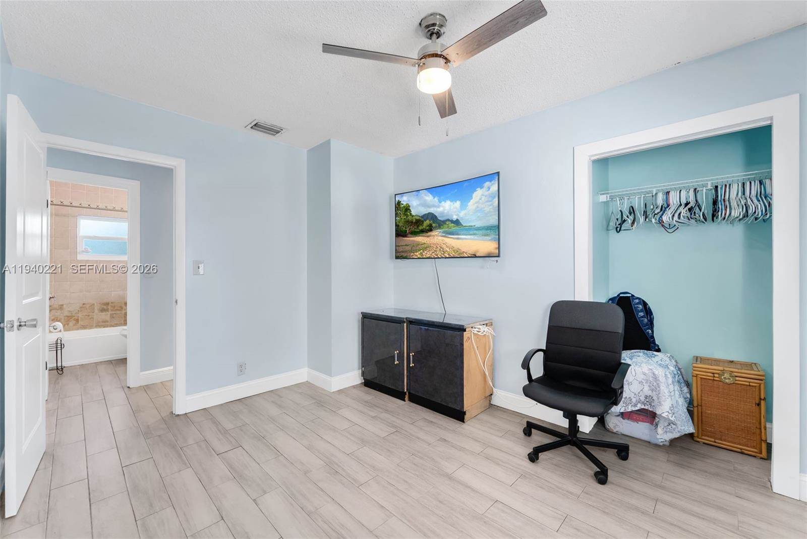 660 NE 59th Ct, Oakland Park, FL 33334