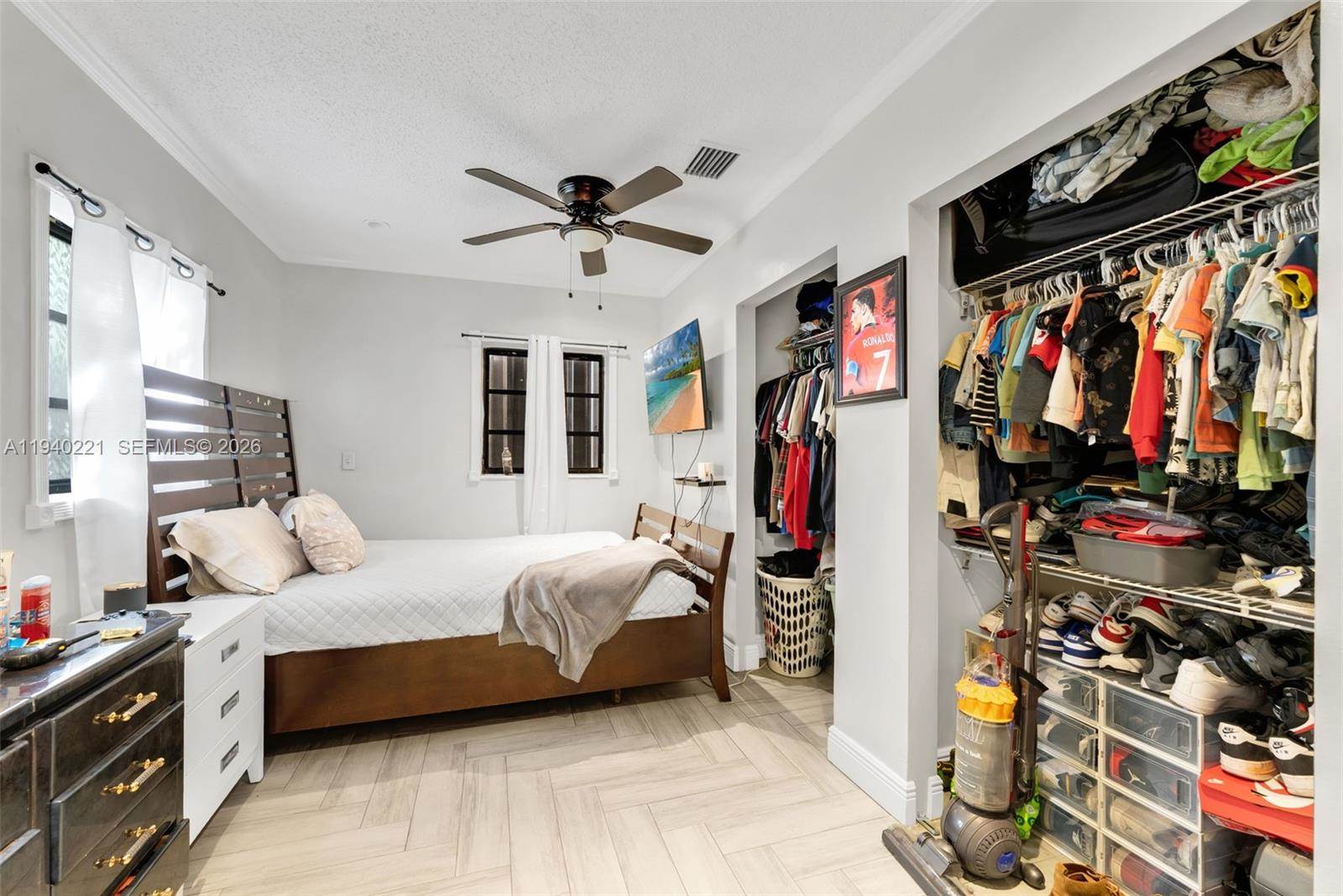 660 NE 59th Ct, Oakland Park, FL 33334