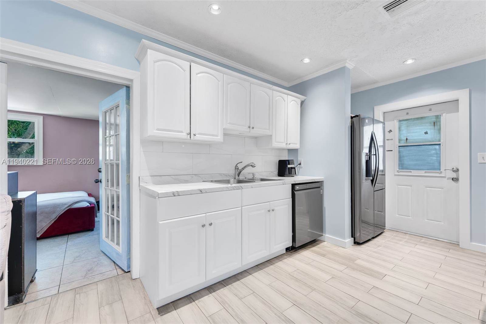 660 NE 59th Ct, Oakland Park, FL 33334