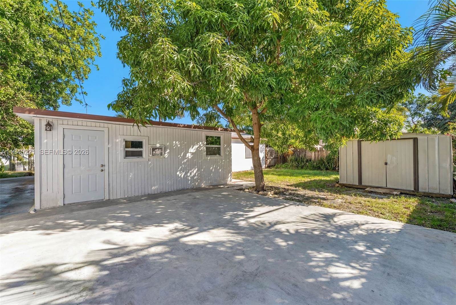 660 NE 59th Ct, Oakland Park, FL 33334