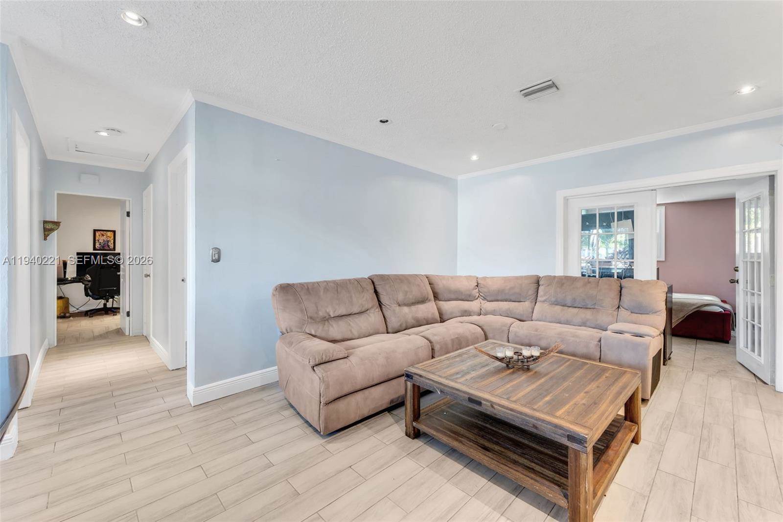 660 NE 59th Ct, Oakland Park, FL 33334