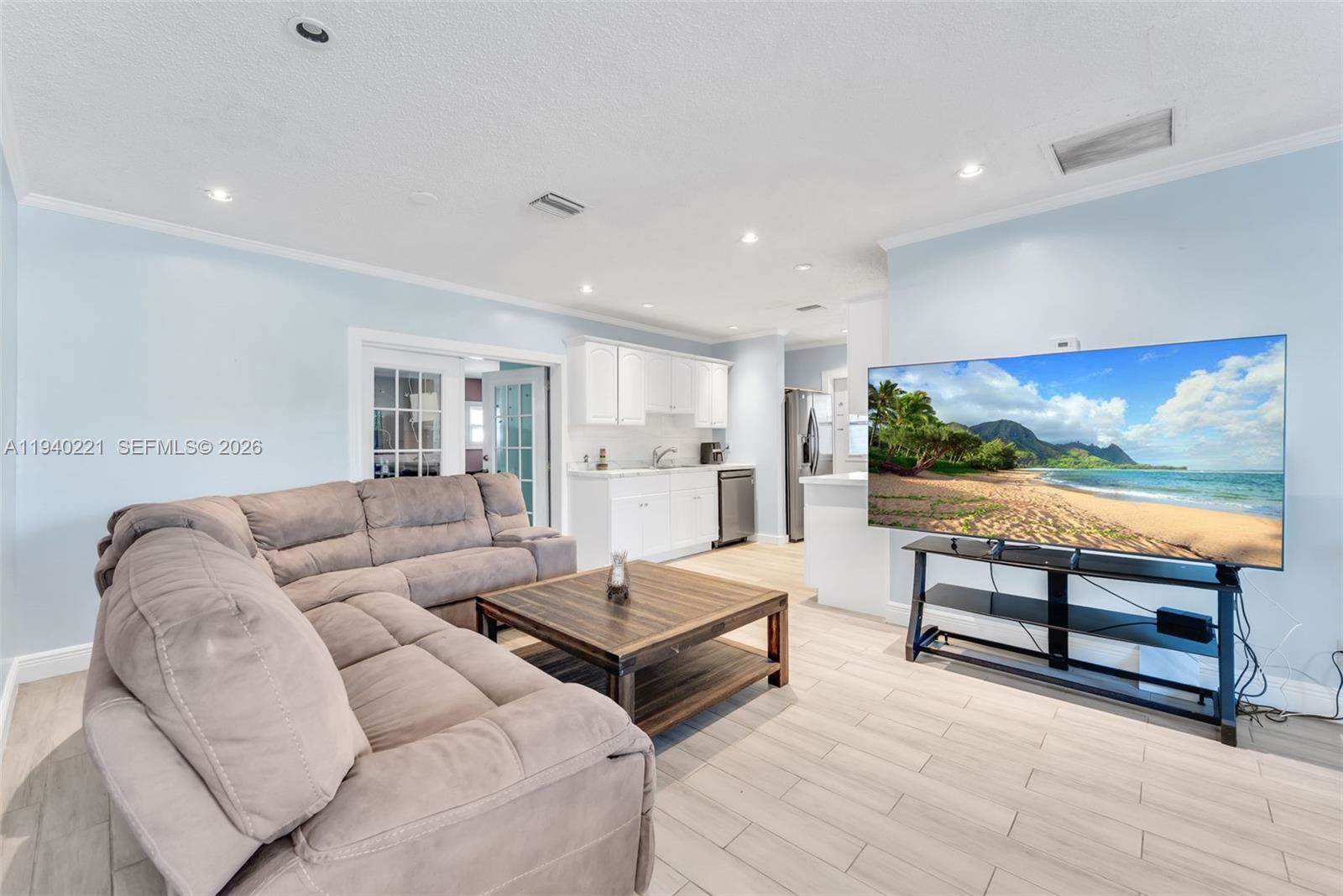 660 NE 59th Ct, Oakland Park, FL 33334