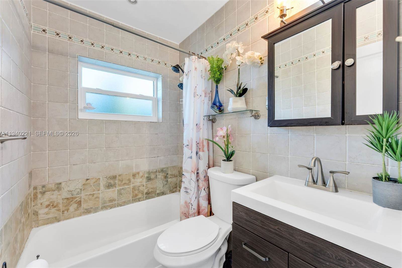 660 NE 59th Ct, Oakland Park, FL 33334