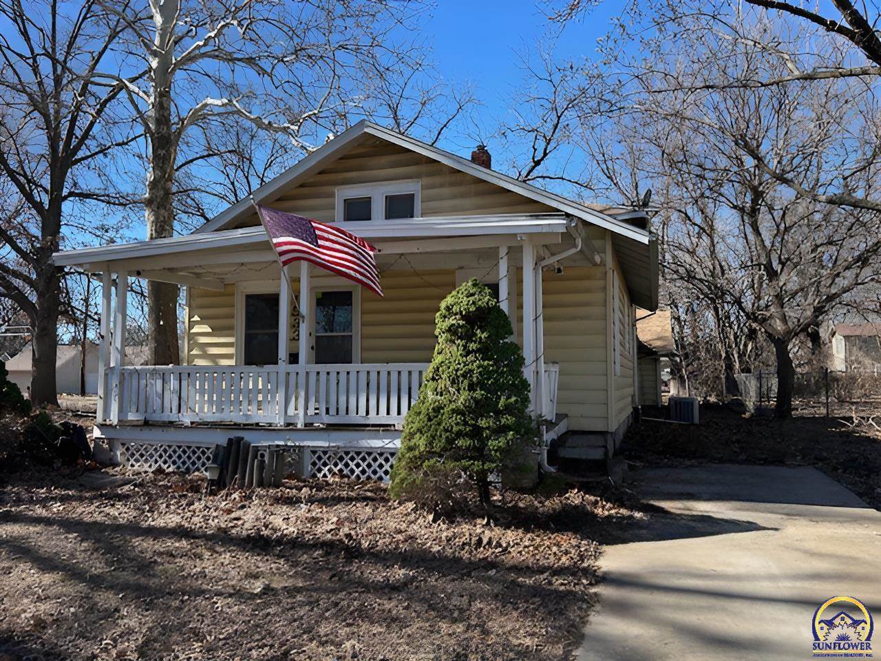 1533 SW High AVE, Topeka, KS 66604