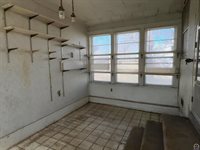 1533 SW High AVE, Topeka, KS 66604