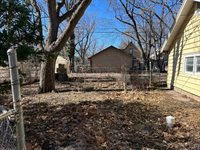 1533 SW High AVE, Topeka, KS 66604