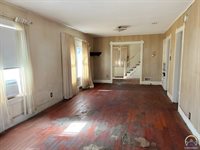 1533 SW High AVE, Topeka, KS 66604