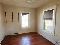 1533 SW High AVE, Topeka, KS 66604