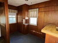 1533 SW High AVE, Topeka, KS 66604