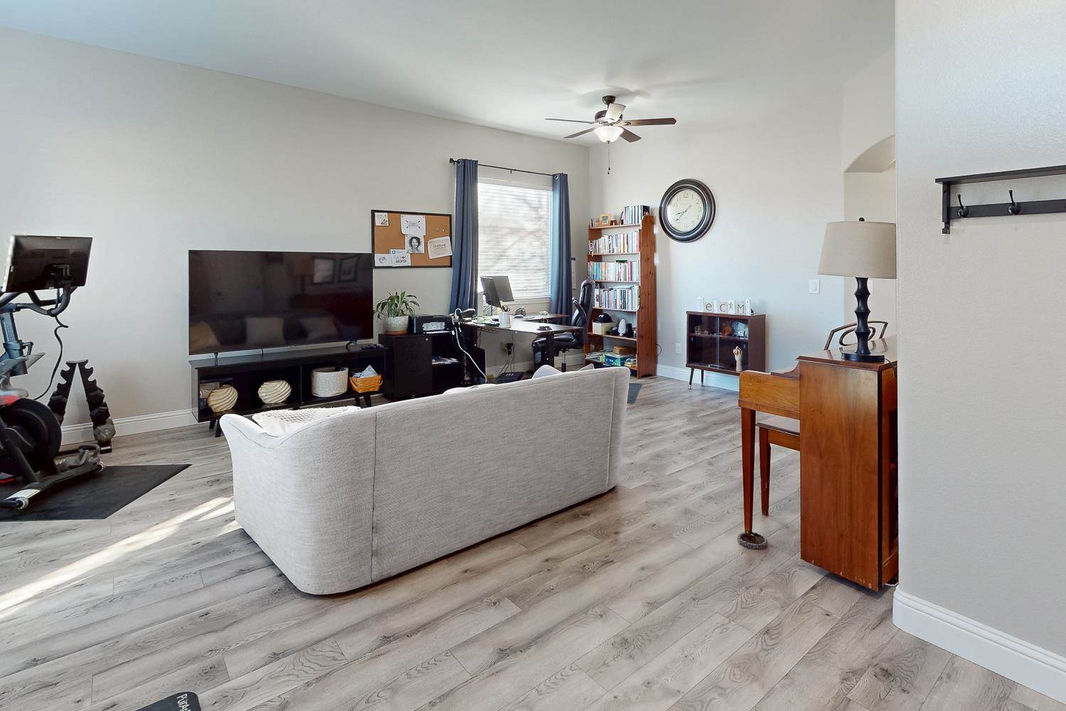 606 Nightingale Way, Wheatland, CA 95692