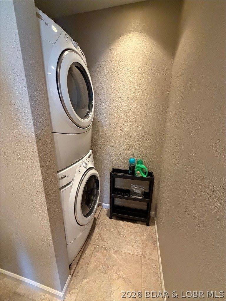 421 Staniel Cay Drive, Osage Beach, MO 65065