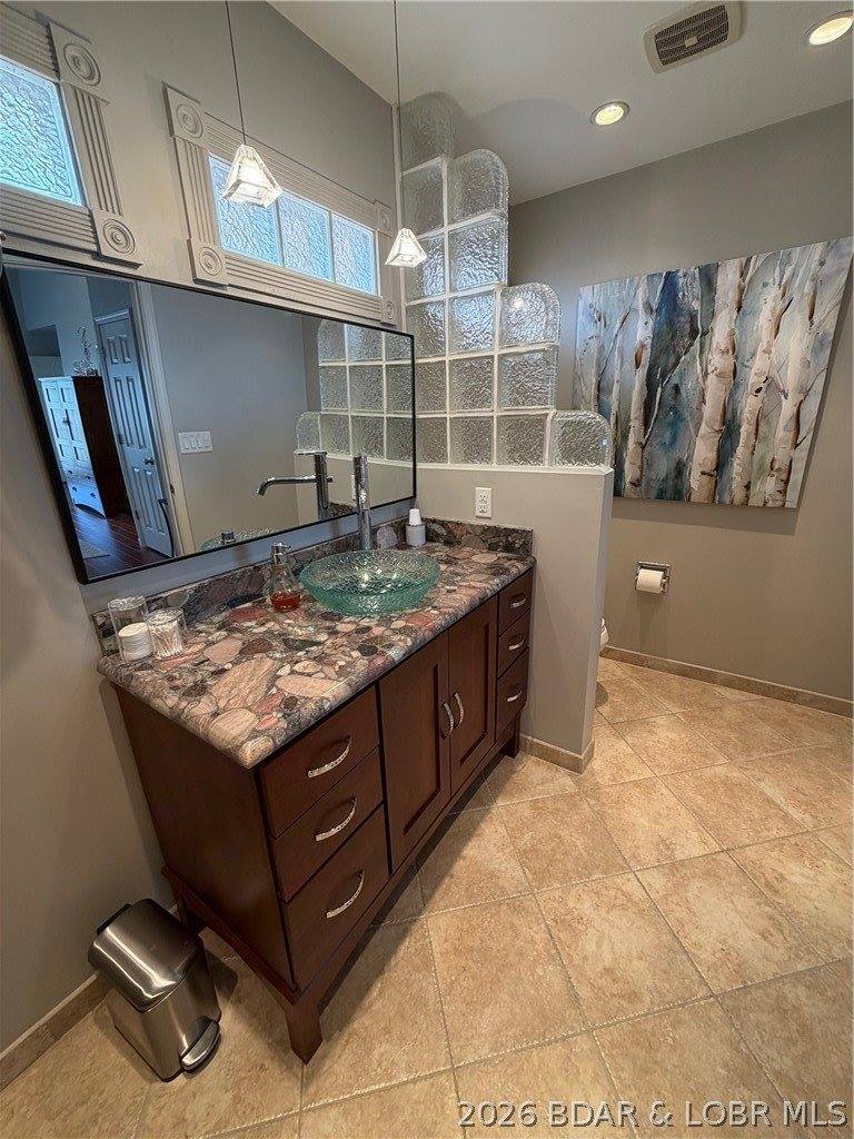 421 Staniel Cay Drive, Osage Beach, MO 65065