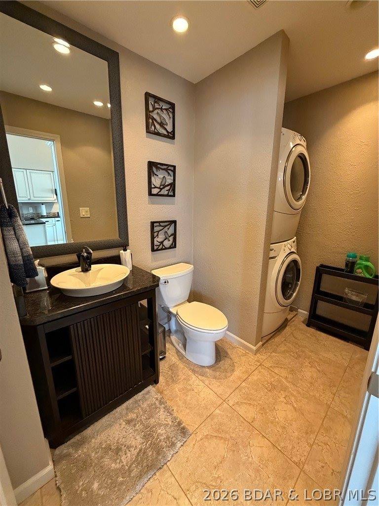 421 Staniel Cay Drive, Osage Beach, MO 65065